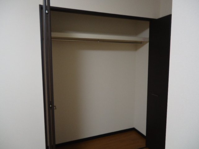 加古川市加古川町中津のアパートの収納|クローゼット