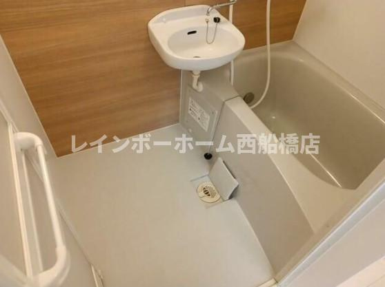 オーラ新浦安の浴室