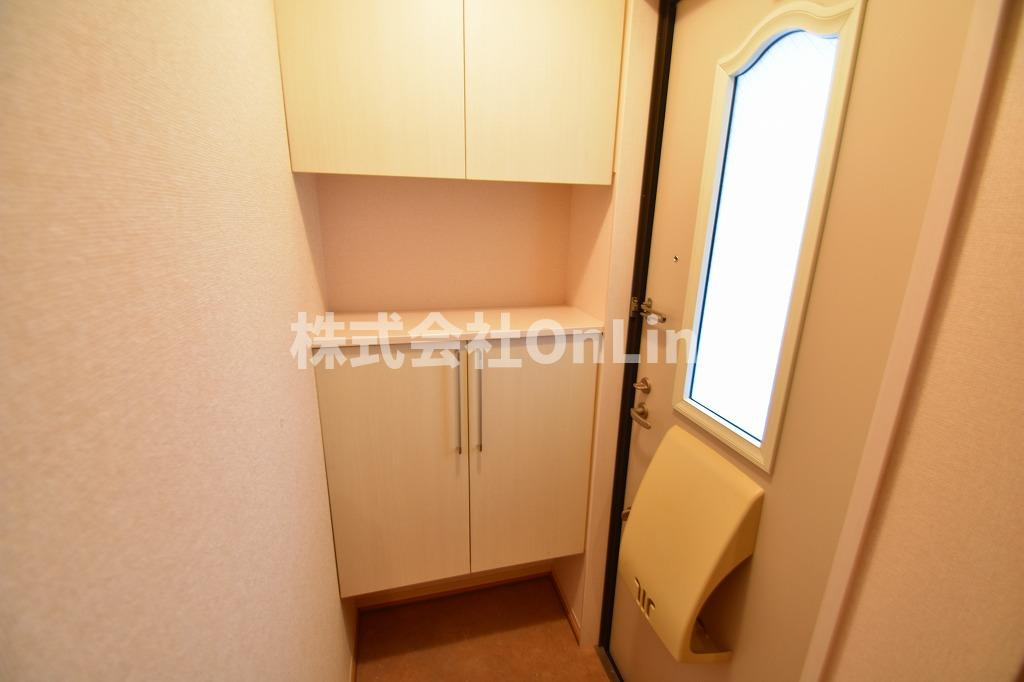 ドミール本町の玄関