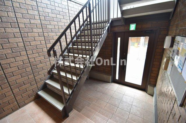 ドミール本町のロビー