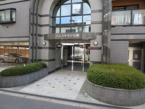 パレス東洋小松館のエントランス