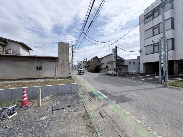 【前面道路含む現地写真】 | 深谷市本住町第1  クレイドルガーデン　新築戸建　全2棟　2号棟