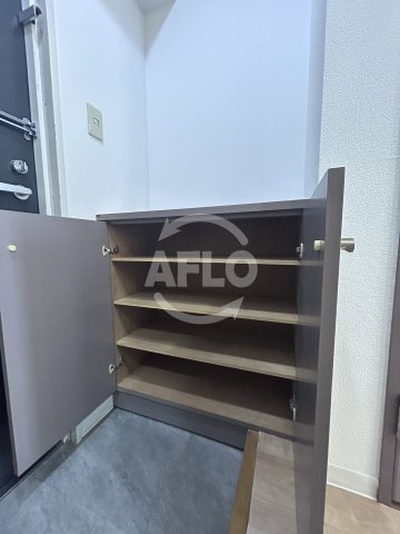 おおきに新大阪駅前サニーアパートメントの収納|おおきに新大阪駅前サニーアパートメント　シューズボックス