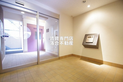 【エントランス】 | 岡崎ビル | オートロック付きで安心♪