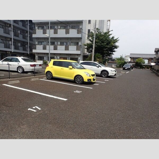 【駐車場】 | ベッラローゼ | カースペースがあります