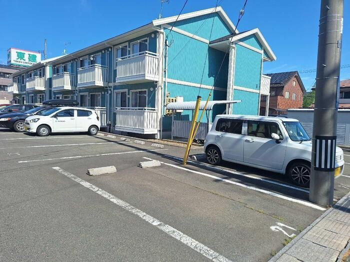 リビングタウン八日市場　Ｃの駐車場