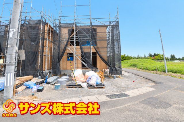 郡山市田村町徳定字塚ノ越　　１号棟　　御代田小学校、守山中学区の外観|南側から見た駐車場を含む外観♪