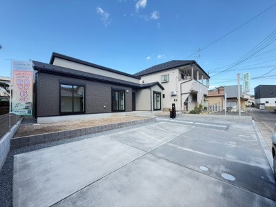 【外観】 | 前橋市下石倉町　平屋　新築住宅 | 現地ご案内ツアー開催中！早朝やお仕事帰りのご見学にもすぐ対応致します！見学ご予約はコアライブまでお気軽にお問い合わせ下さい！