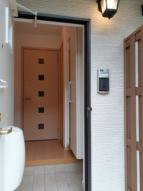 プレジャー　アイの玄関