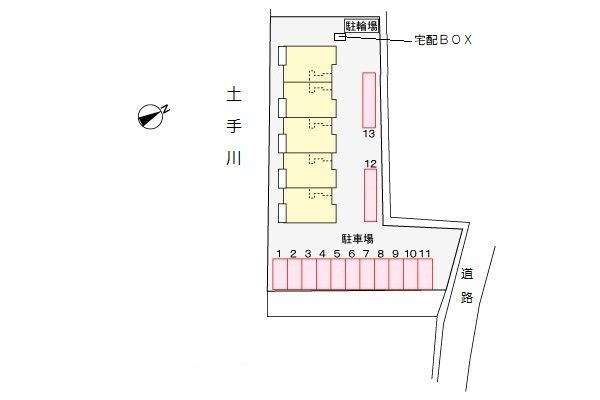 プレジャー　アイの駐車場