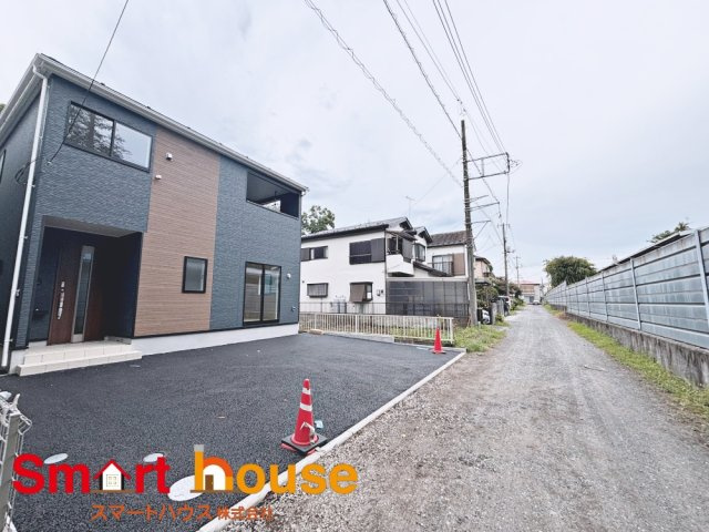 相模原市南区大野台第43の前面道路含む現地写真|お住まいの前面道路が広いと駐車が楽になり、陽当たりも遮られないので明るく居心地の良いお家になります♪