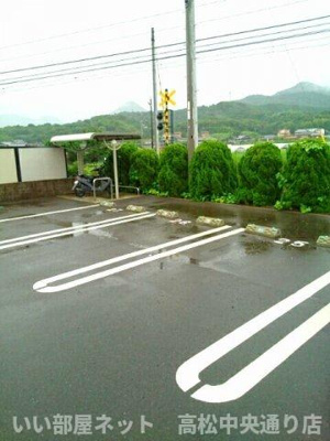 【駐車場】 | ハイツマル木　Ｆ