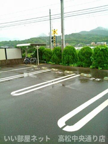 【駐車場】 | ハイツマル木　Ｆ