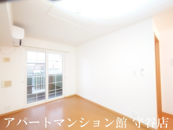 キャッスルアヴェニューCの居間・リビング