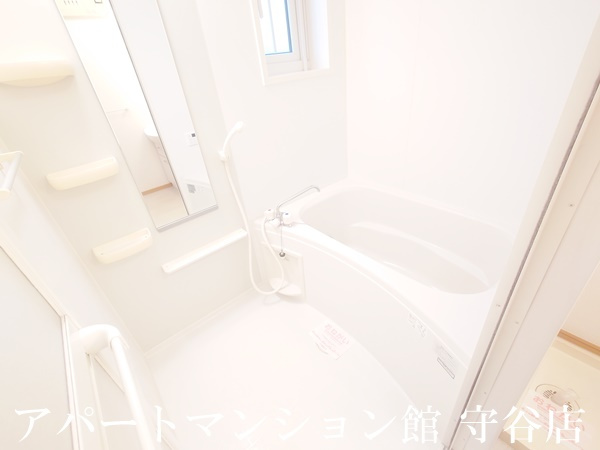 キャッスルアヴェニューCの浴室
