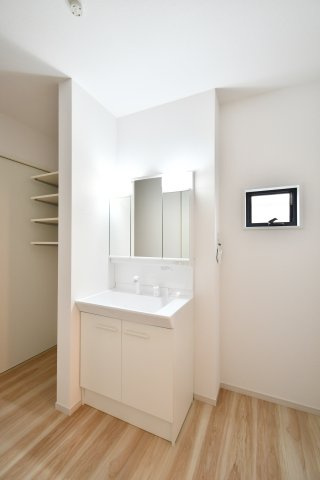 蓮田市西新宿８期の独立洗面台