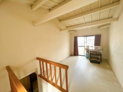 【洋室】 | 岩国市牛野谷町３丁目戸建 | ２階増築部分の洋室約4.25帖