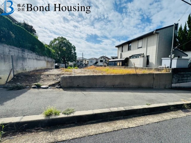 神戸市垂水区つつじが丘７丁目の新築一戸建の前面道路含む現地写真