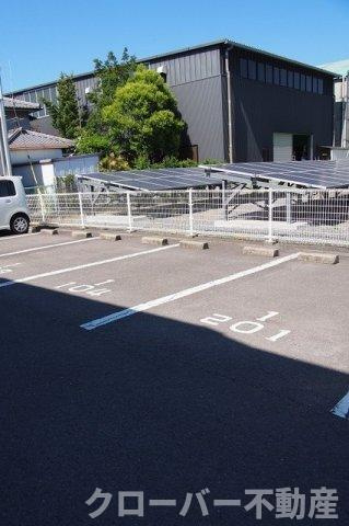 ハイツおおいしの駐車場