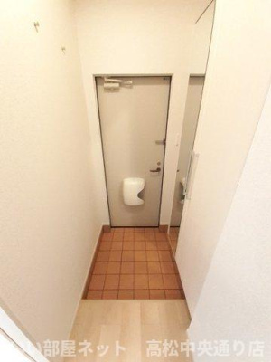 【玄関】 | エスポワール谷町　Ａ