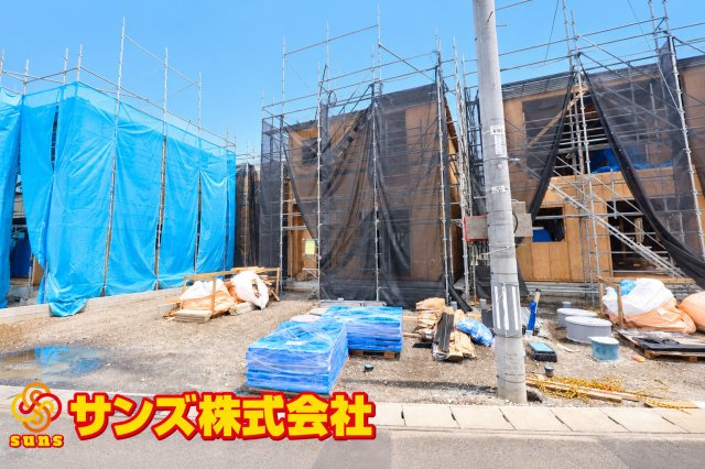 郡山市田村町徳定字塚ノ越　　２号棟　　御代田小学校、守山中学区の外観|南東側から見た駐車場を含む外観♪