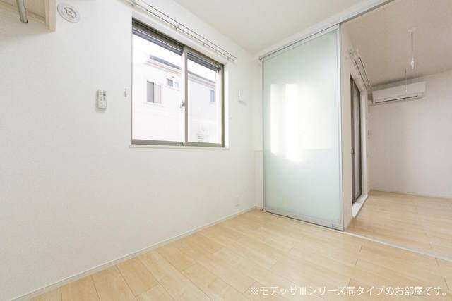 ポエラバ　１の洋室|落ち着いた色調の洋室です