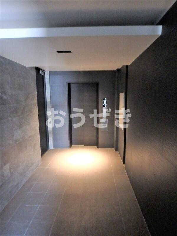 Ｌｅ´ａ横濱西口弐番館のロビー