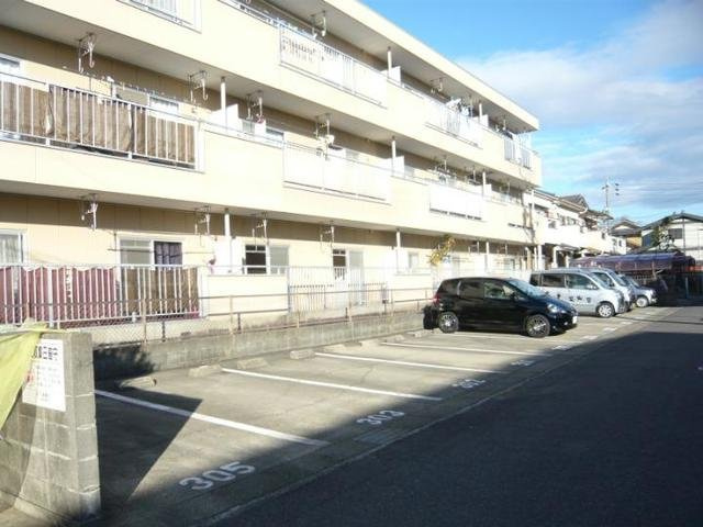 サンパレス鈴木の外観|落ち着いた雰囲気の外観です