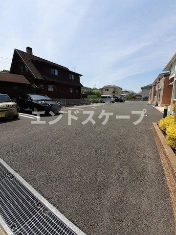 とまとＡの駐車場|高崎、前橋のお部屋探しはエンドスケープまで！お客様の理想お聞かせ下さい♪
