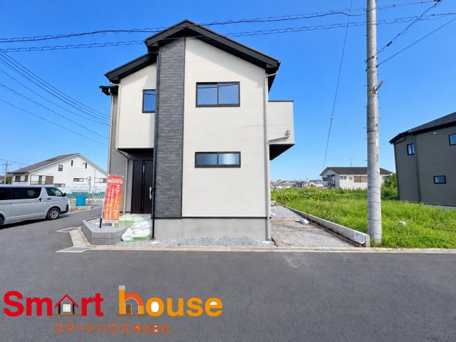南区上鶴間本町７期の前面道路含む現地写真|お住まいの前面道路が広いと駐車が楽になり、陽当たりも遮られないので明るく居心地の良いお家になります♪