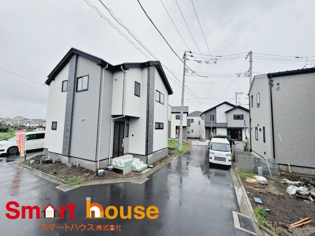 南区上鶴間本町７期の駐車場|敷地内にカースペースを確保！お車の出入りもスムーズ♪