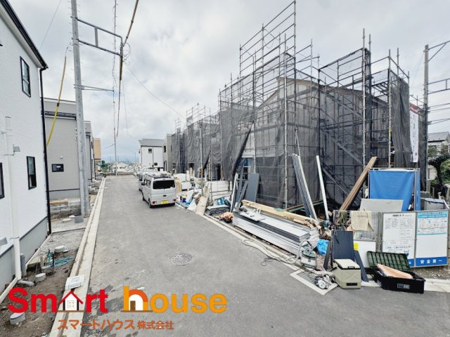 相模原市南区磯部全１１棟の前面道路含む現地写真