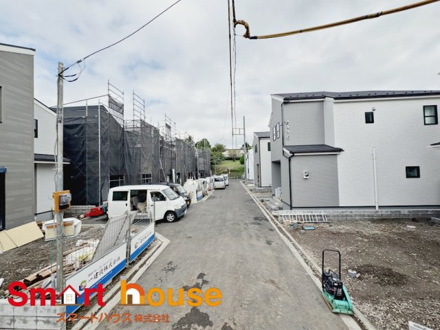 相模原市南区磯部全１１棟の前面道路含む現地写真