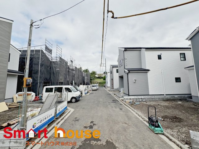 相模原市南区磯部全１１棟の前面道路含む現地写真