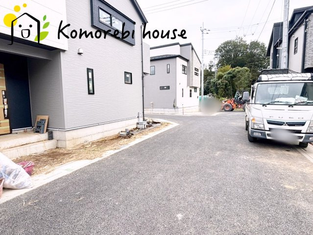 さいたま市見沼区南中野　ガーデンパーク　3期　新築一戸建て　ブルーミングガーデン　08の前面道路含む現地写真|10/23撮影