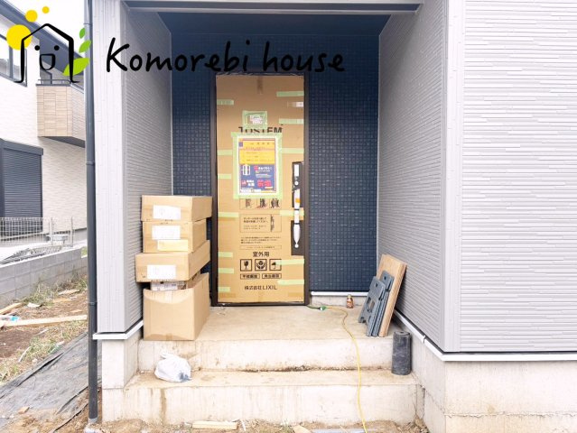 さいたま市見沼区南中野　ガーデンパーク　3期　新築一戸建て　ブルーミングガーデン　08の玄関|10/23撮影