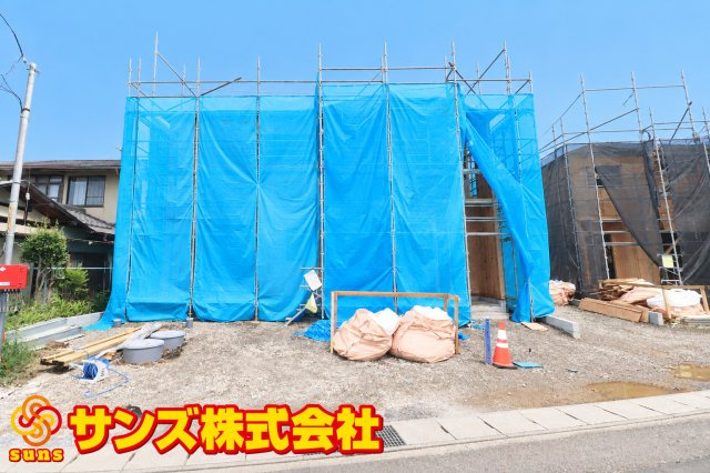 郡山市田村町徳定字塚ノ越　　４号棟　　御代田小学校、守山中学区の外観|南側から見た駐車場を含む外観♪