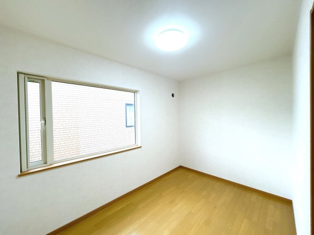 北見市東相内町１６４番地２１　中古売家の洋室|【リフォーム済み】北側洋室です。寝室などにいかがでしょうか。