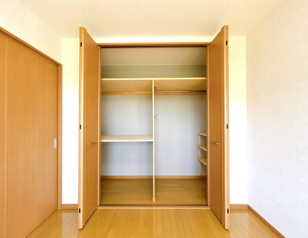 北見市東相内町１６４番地２１　中古売家の収納|【リフォーム済み】東側洋室収納