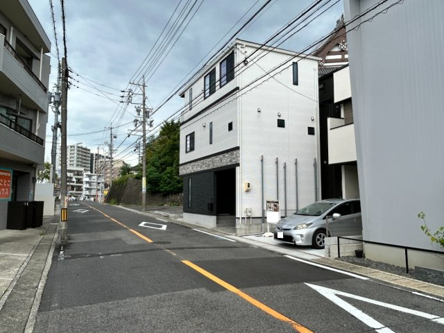 名東区上社1期の外観|外観：前面道路含む現地写真。北西側道路西から撮影