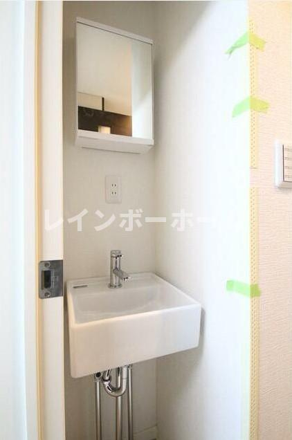 アクティ氷川台の独立洗面台|※別部屋参考写真