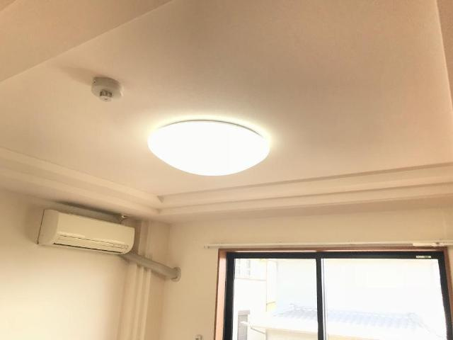 アベニール細江の居間・リビング|LED照明付き