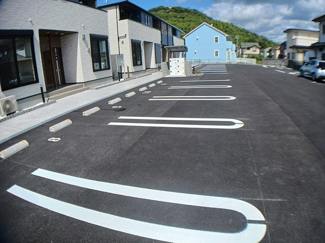 ル・レーヴⅠの駐車場