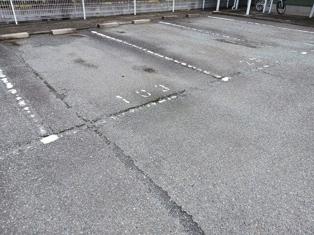 コーポラス龍野の駐車場