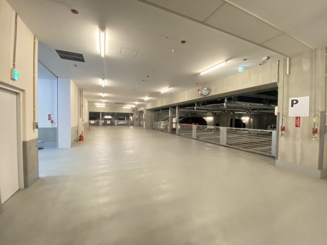 【駐車場】