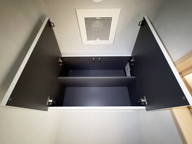 シュロスシェーンボーンのトイレ|トイレ上の収納☆