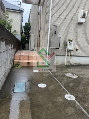 ひばりが丘戸建B棟のエントランス