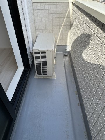 川崎市麻生区百合丘１丁目のアパートのバルコニー