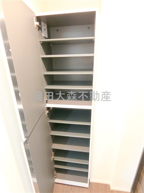 THE ROOM'S ザルームス大森町駅前の設備|玄関収納　シューズBOX