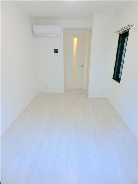 THE ROOM'S ザルームス大森町駅前の居間・リビング